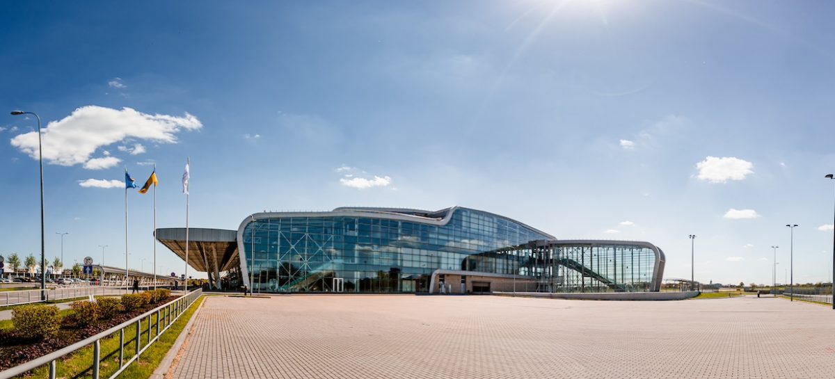 L’Ucraina prova a riaprire <br>lo spazio aereo