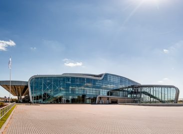 L’Ucraina prova a riaprire <br>lo spazio aereo