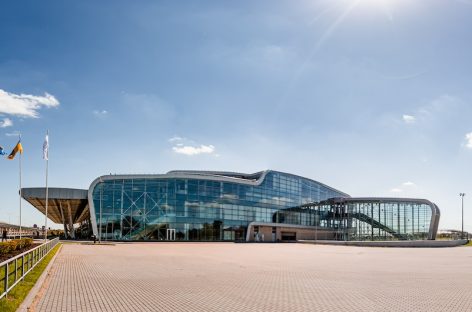 L’Ucraina prova a riaprire <br>lo spazio aereo