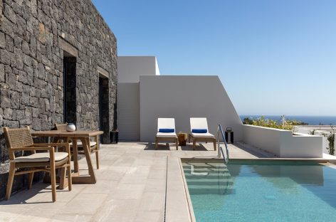 Riapre Sandblu Santorini, debutto greco per il lusso targato Hilton