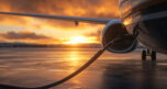 Jet fuel in calo, ma costa sempre il doppio rispetto al 2025