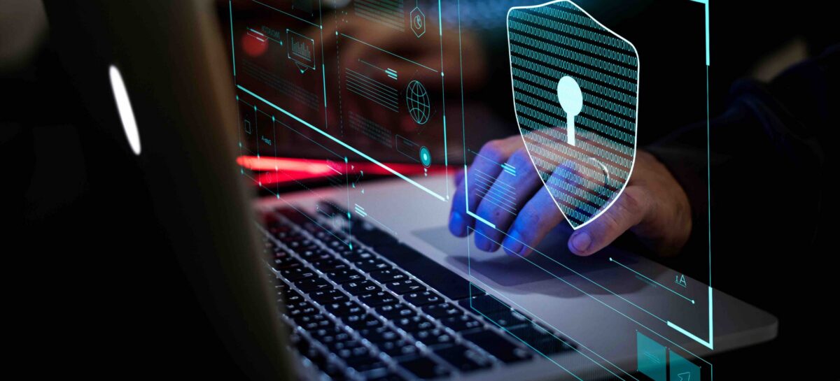 Booking: attacco hacker, dati dei clienti a rischio