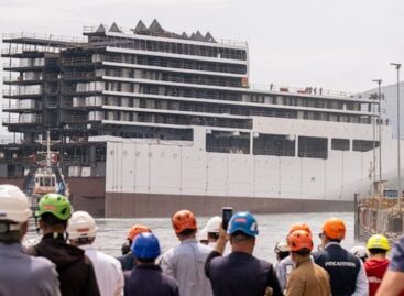 Fincantieri, varata la prua di Explora V