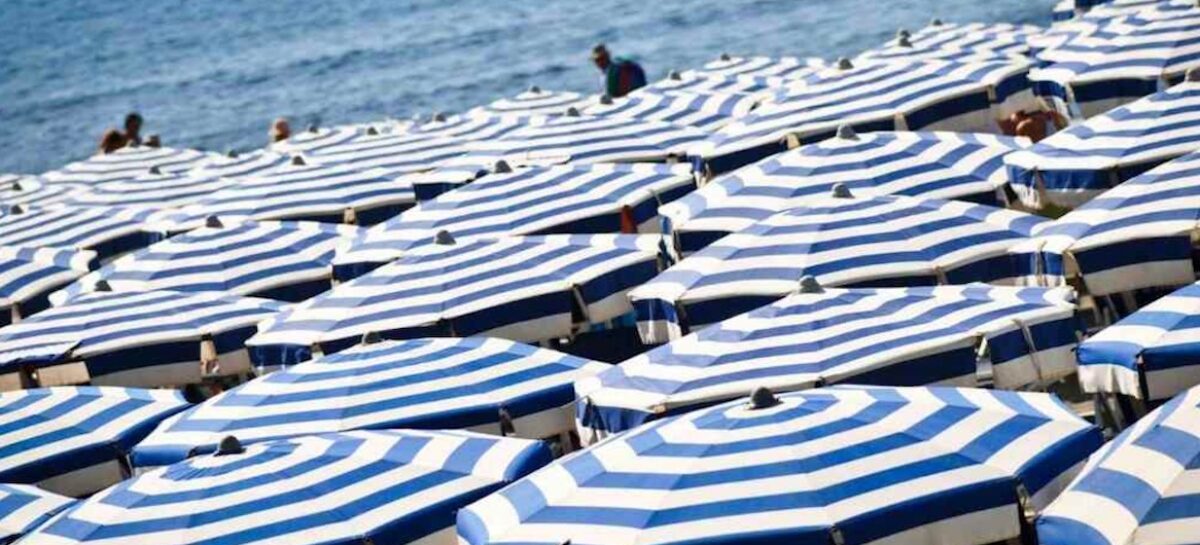 Grecia, ombrelloni vietati su 251 spiagge