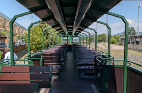 Le carrozze panoramiche di Fondazione Fs sul Lago d’Iseo