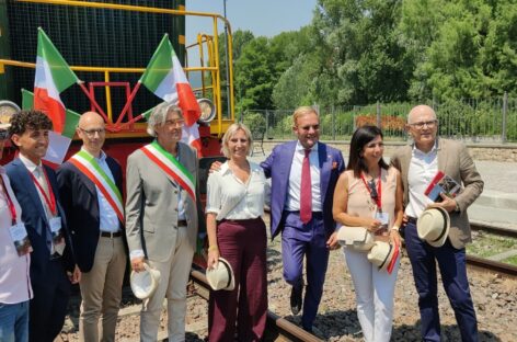 Treni storici: viaggio sulle carrozze cabrio della Ferrovia del Sebino