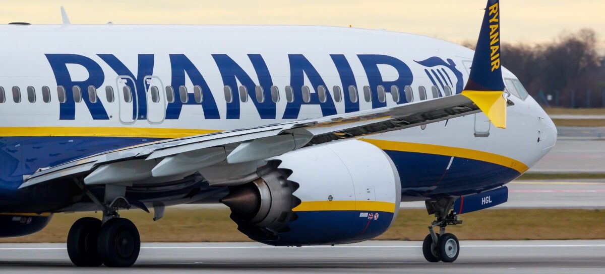 Ryanair taglia migliaia di voli e aumenta le tariffe