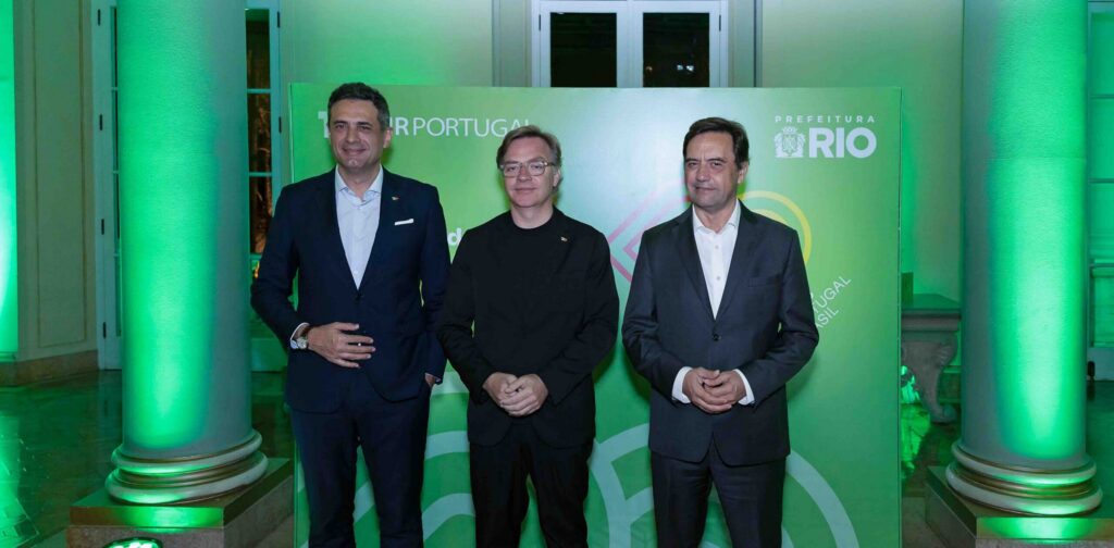 Carlos Antunes, direttore di Tap per le Americhe, Carlos Oliveira, presidente di Tap, e Luís Rodrigues, ceo di Tap,