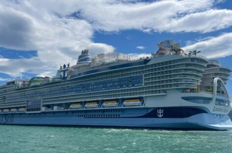 Cinquecento agenti di viaggi a bordo di Legend of the Seas