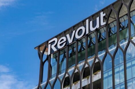 Attacco hacker a Revolut: coinvolti i dati di 8 italiani