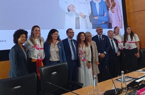 Fs, torna il Frecciarosa contro i tumori al seno